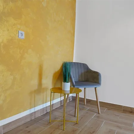 Polias Small プーラ