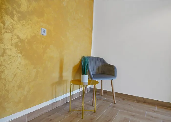 Polias Small Πούλα